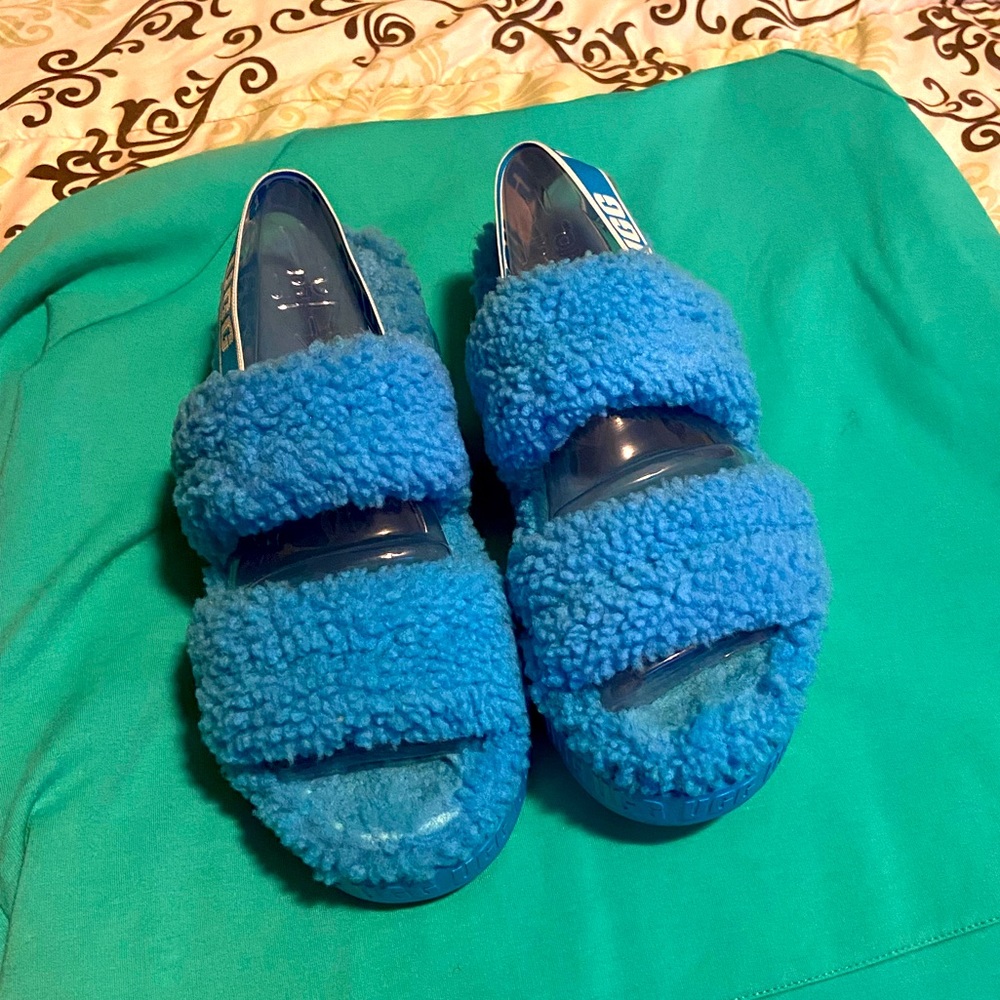 Ugg slides/sandals